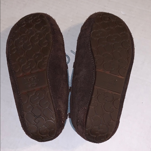 Ugg Dakota Moccasins big kids size-2 - Picture 4 of 5